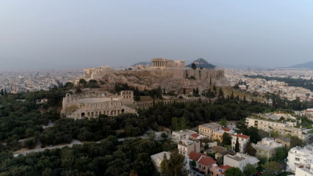 Vista-aérea-de-la-ciudadela-de-la-Acrópolis-de-Atenas-en-Grecia