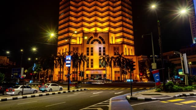KUALA-LUMPUR,-Malasia---puede-15,-2018:-4K-Time-lapse-del-edificio-de-banco-público-de-Kuala-Lumpur