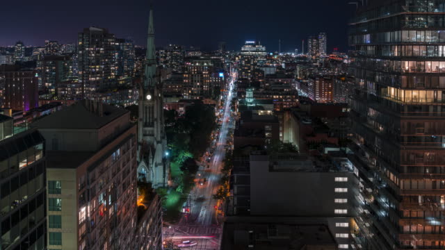 Gran-ciudad-Timelapse-de-tráfico-de-noche-en-Toronto