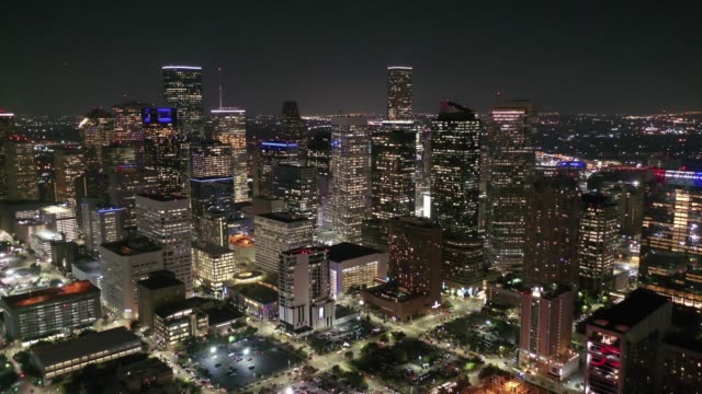 Aéreas-del-centro-de-Houston,-Texas-en-la-noche