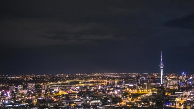 Auckland-night-skyline-timelapse