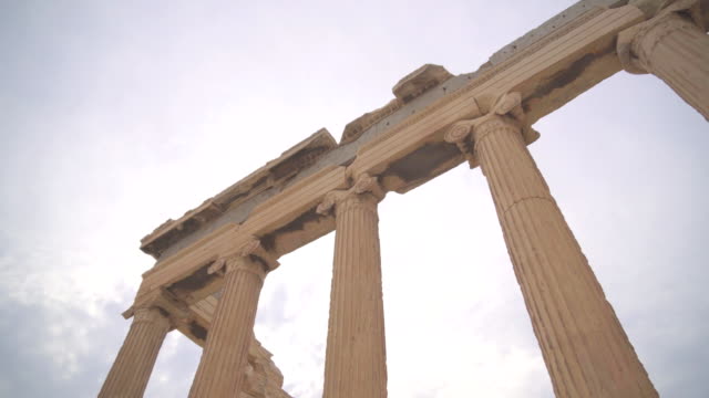 Antiguo-Erecteión-en-la-Acrópolis-de-Atenas.