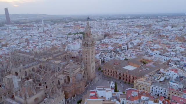Kathedrale-von-Sevilla-aus-der-Luft