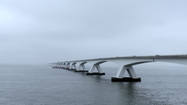 Lapso-de-tiempo-de-la-Zeelandbrug-el-puente-más-largo-en-los-países-bajos