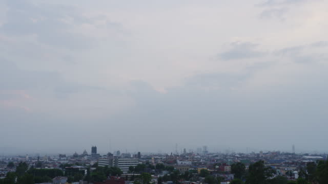Puebla-Skyline-während-der-Abendzeit-in-Puebla,-Mexiko.