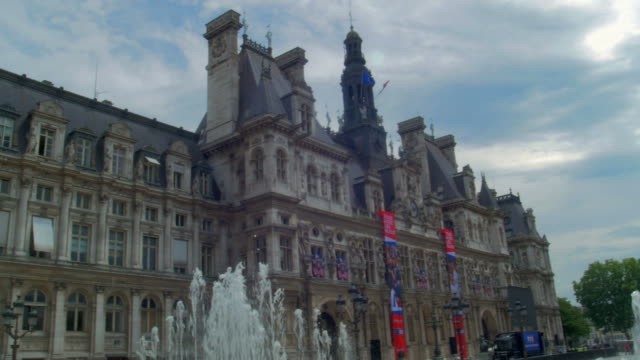 hotel-de-ville-\",-das-Rathaus,-paris