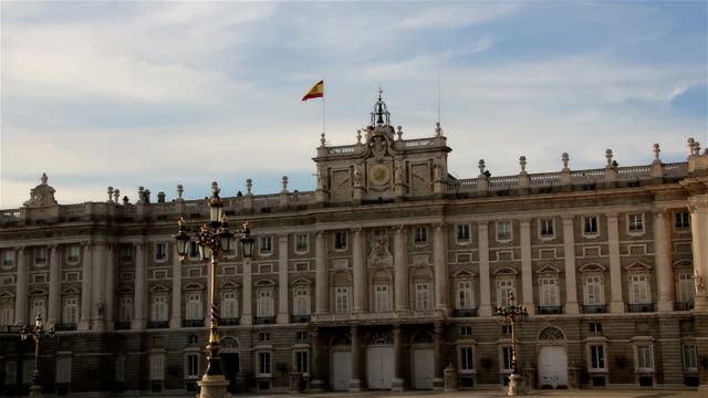 Royal-Palace-in-Madrid,-Spain.-Zoom.