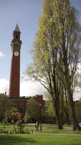 La-Universidad-de-Birmingham-torre-del-reloj.