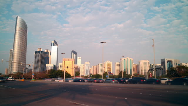 sunny-roads-time-lapse-from-abu-dhabi