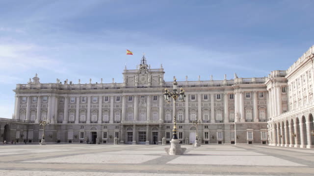 View-of-Madrid,-Spain,-Royal-Palace,-Palacio-Real