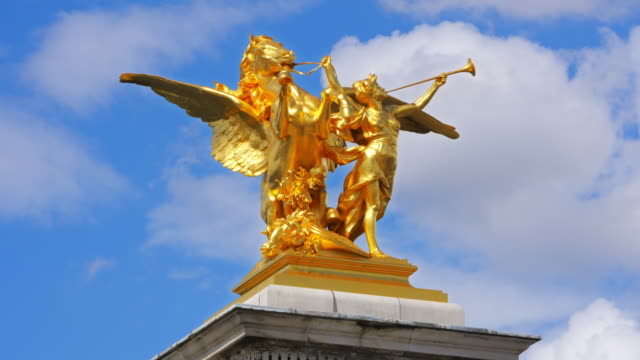 Golden-statue-in-Paris-France