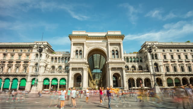 Italien-Tag-Einkaufszentrum-Galleria-Vittorio-Emanuele-Dom-quadratisch-Panorama-4-k-Zeit-hinfällig,-Mailand
