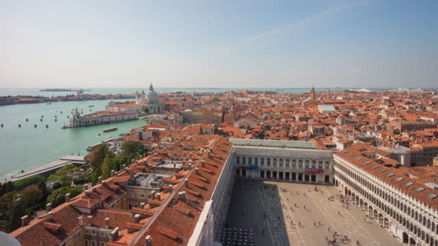 san-día-de-Italia-marco-cuadrado-campanile-santa-maria-panorama-de-punto-de-della-salute-Basílica-vista-4-tiempo-k-extinguido-Venecia