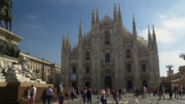 Italia-día-luz-Milán-duomo-Catedral-monumento-panorama-4k