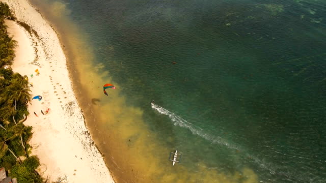 Kitesurfing-on-island-Boracay-and-Bulabog-Boracay-island-Philippines