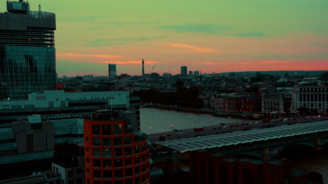 Panoramic-wide-shot-of-the-West-London-skyline,-including-river-Thames,-Blackfriars-Bridge-and-BT-Tower