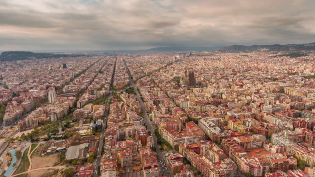 Spanien-Sommer-Tag-Barcelona-Stadtbild-aerial-Panorama-4k-Zeitraffer