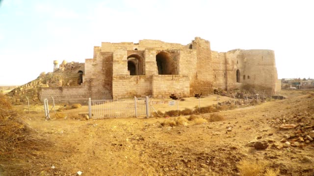 antiguas-ruinas-misteriosas-del-castillo,-cerca-de-la-frontera-entre-Turquía-y-Siria