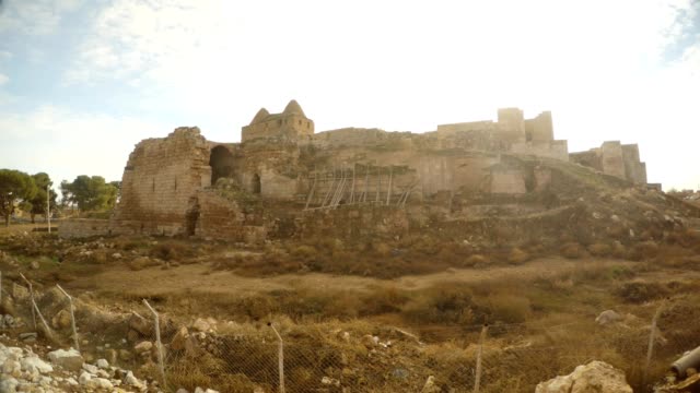 ruins-of-a-Muslim-fortress-on-a-hill,-close-to-the-border-between-Turkey-and-Syria