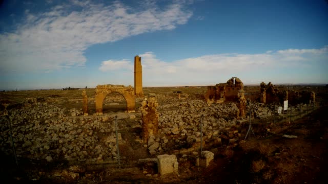 Remains-of-the-minaret,-ruins-of-Date-Harran-University-South-of-Turkey,-border-with-Syria