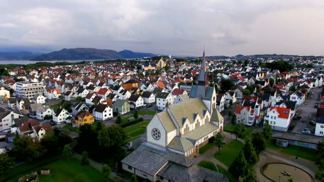 Antenne:-St.-Johannes-Kirche-von-Stavanger,-Norwegen