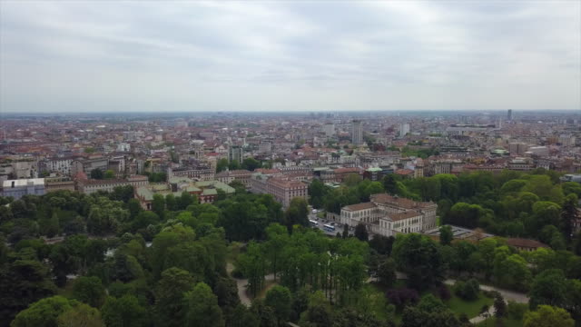 Italia-día-tiempo-Milán-paisaje-parque-aéreo-panorama-4k