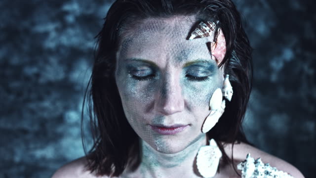 4k-Halloween-Shot-of-a-Horror-Woman-Mermaid-Opening-Whiteout-Eyes