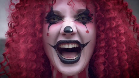 4-k-Halloween-Horror-Clown-Frau-mit-Böses-Lachen