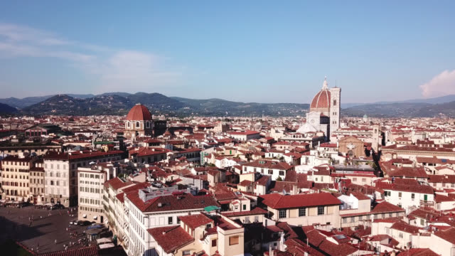 Florencia,-Toscana,-Italia.-Vista-aérea-de-la-ciudad-y-Catedral-de-Santa-María-del-Fiore-y-Capillas-Mediceas