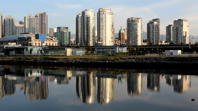 Dawn-reflexiones,-al-panorama-urbano-de-Vancouver