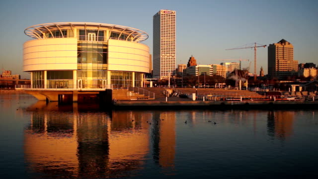 Milwaukee-Waterfront-Bauwerke-Architektur-Lake-Michigan