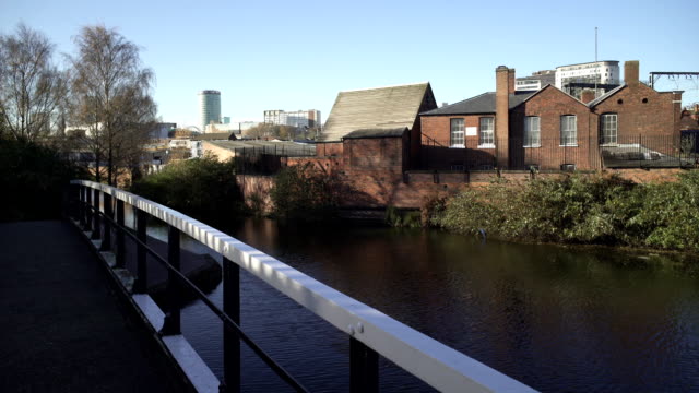 Birmingham-City-desde-el-puente-sobre-el-Canal-Digbeth-Branch.