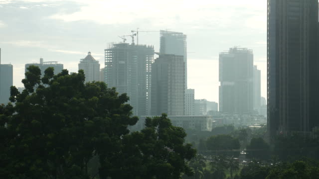 rascacielos-y-el-tráfico-de-Yakarta,-Indonesia