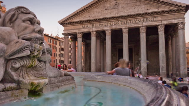 Italia-Roma-ciudad-tarde-famoso-pantheone-frontal-fuente-panorama-4k-lapso-de-tiempo