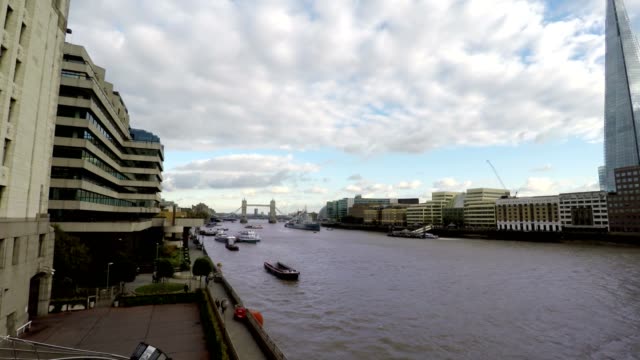 Thames-River-and-Buildings,-London,-United-Kingdom,-Time-Lapse