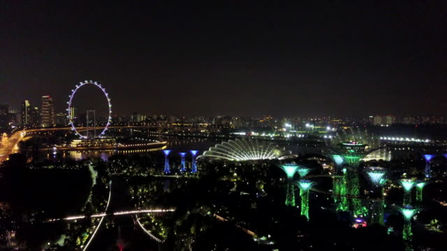 View-of-Singapore's-Skyline,-Singapore-Flyer