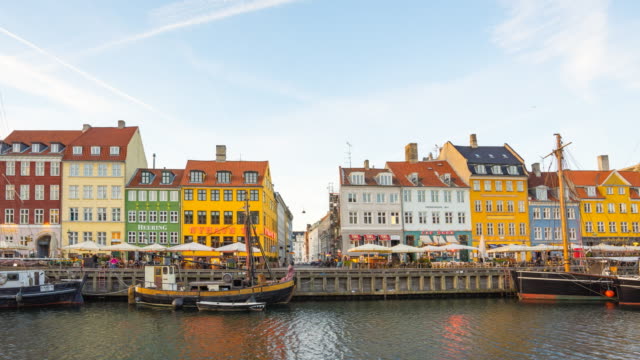 The-tourist-in-Nyhavn-of-Copenhagen,-Denmark
