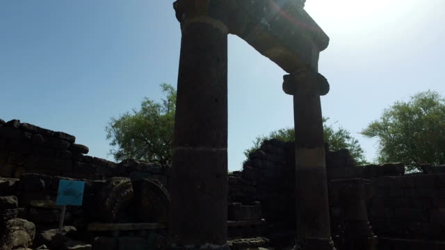 Langsame-Pfanne-Top-von-alten-Ruinen-Synagoge-in-Israel