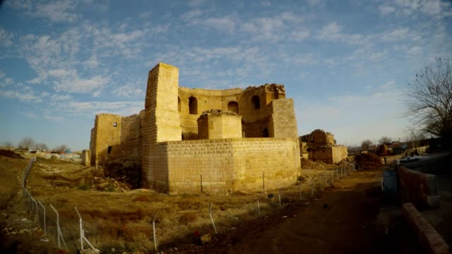 alte-Burgruine,-nahe-der-Grenze-zwischen-der-Türkei-und-Syrien