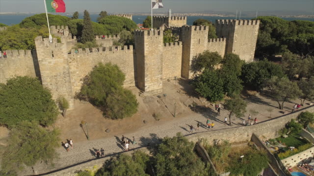 Portugal-atardecer-Lisboa-famoso-saint-george-Castillo-aéreo-panorama-4k