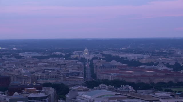 Aerial-view-of-Capitol-building-from-Pennsylvania-Avenue.