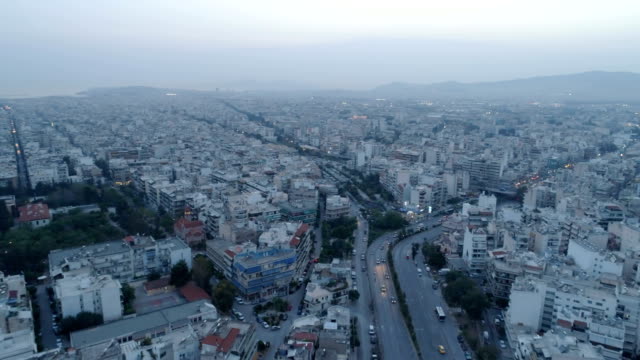 Atenas-en-el-anochecer,-antena-vista