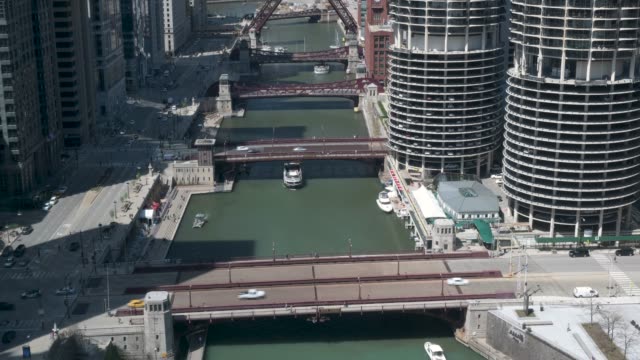 Chicago-Bridge-Lift-Sequence-Main-Stem-4k