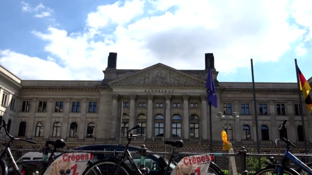 El-edificio-político-alemán-Bundesrat-alejar-establecimiento-de-tiro