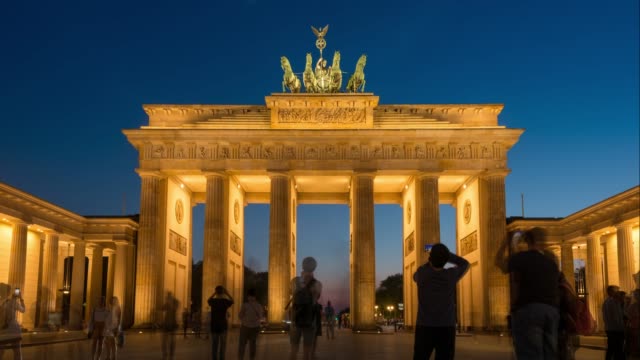 4-K-Time-Lapse-Video-of-Brandenburg-Gate-at-Sunset,-Berlin,-Brandenburg,-Germany