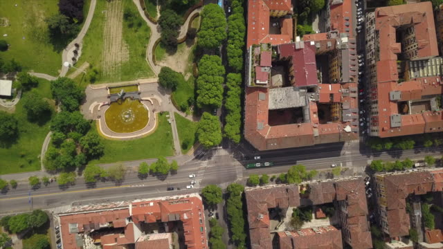 Italien-Sonnentag-Mailand-Stadtblöcke-Antenne-down-Ansicht-4k