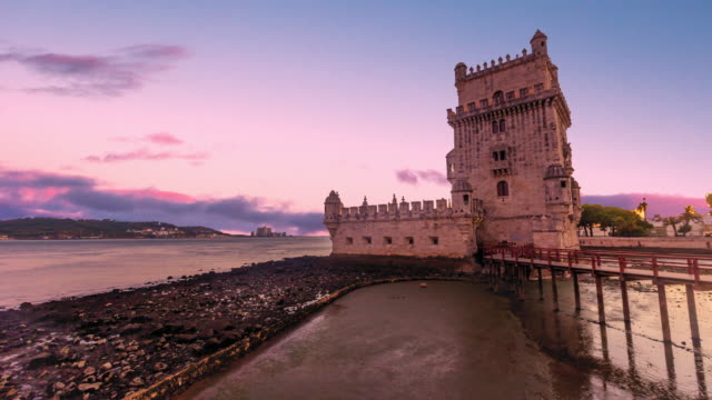 Torre-de-timelapse-Belem-en-Lisboa-durante-el-crepúsculo,-Portugal