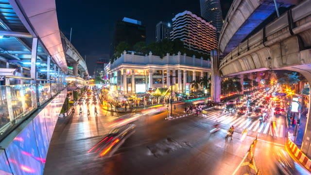 4K.-Time-lapse-at-night-intersection-in-bangkok,-thailand