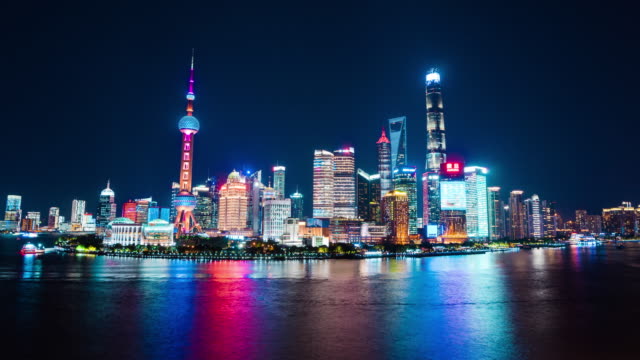Wide-Angle-View-of-The-Bund,-Shanghai's-Cityscape,-Night-Time-lapse
