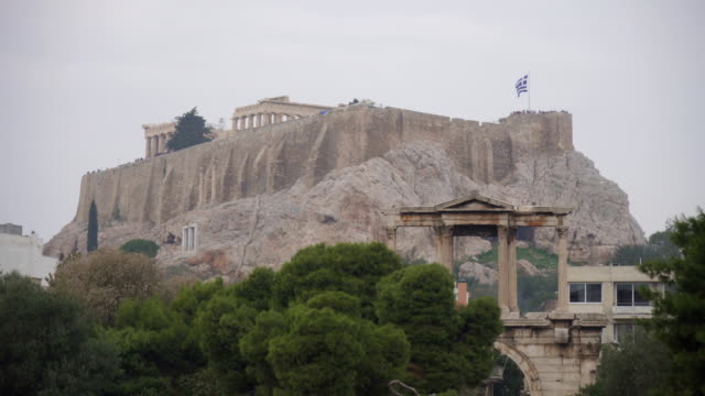 Vista-en-colina-de-la-Acrópolis-en-Atenas,-Grecia